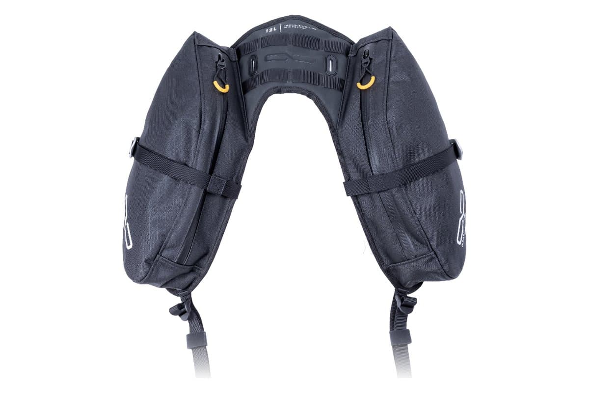 Mojavi Zip seen from the rear, pockets hanging either side of the yoke