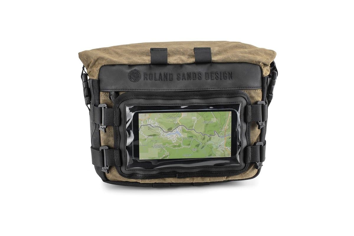 Roam Handlebar Bag with the smartphone pocket fitted in landscape