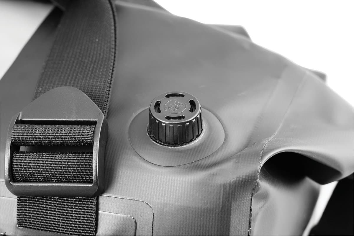 Purge valve and strap on the end of the Hurricane duffle