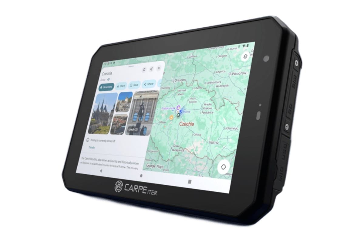 Carpe Iter Caretta 7-inch navigator from a three-quarter angle showing a map app