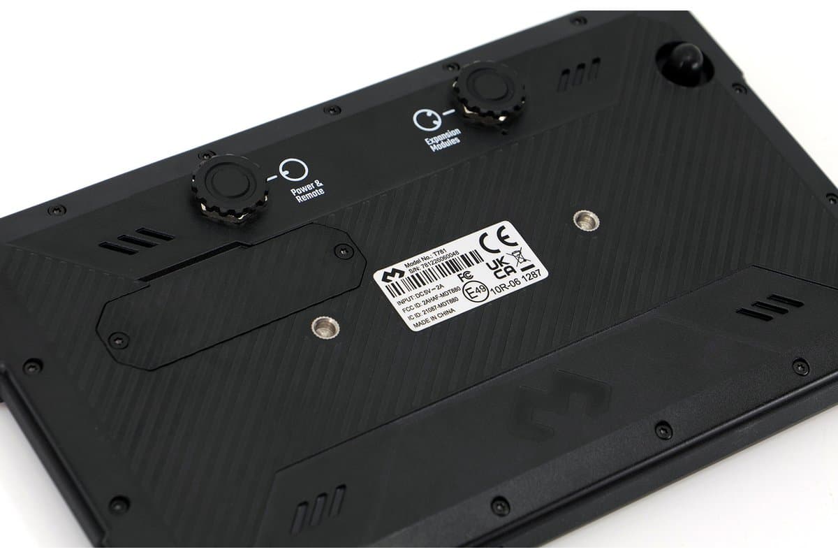 Back of the DMD NOR7E showing the two screw-type M9 connectors