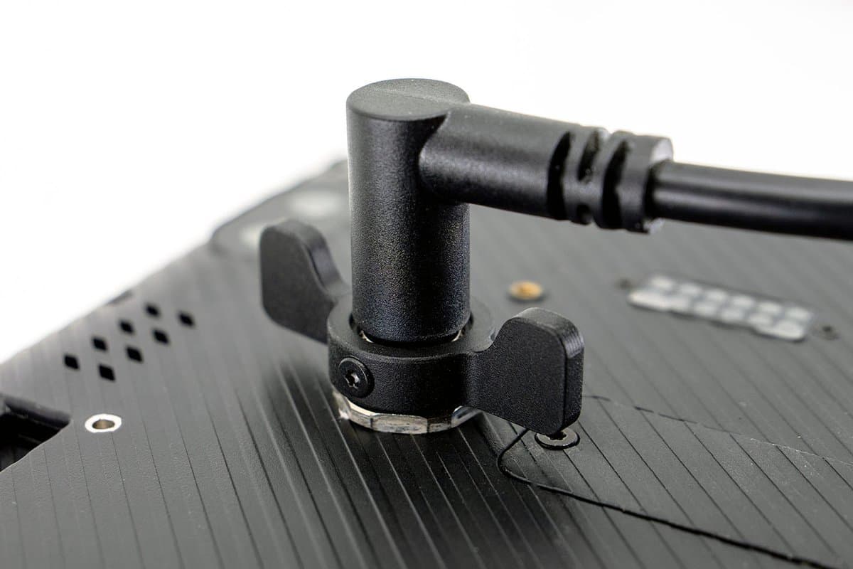 The screw-type M9 connector fastened to the back of the tablet