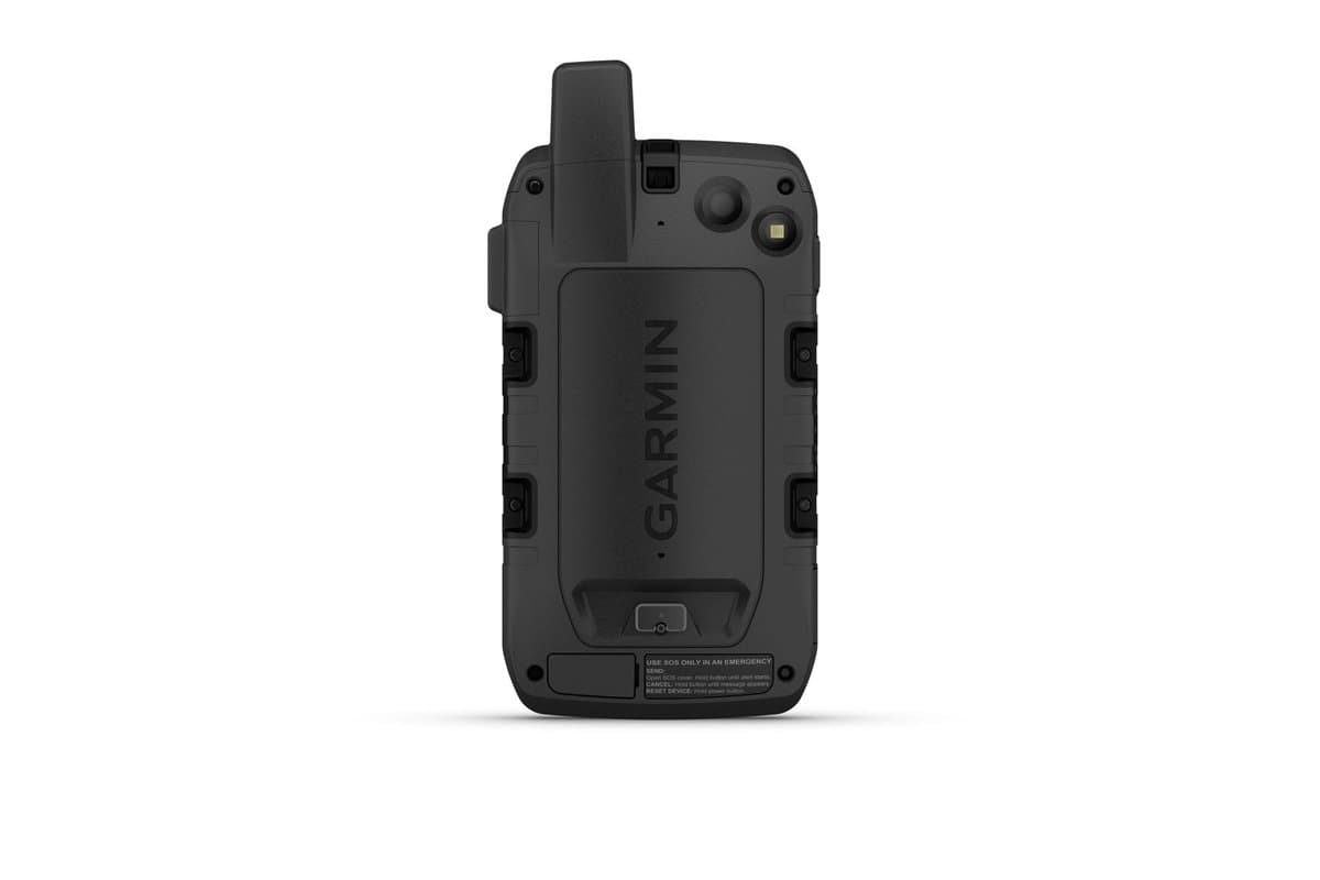 Back of the Garmin Montana 760i showing the camera lens and flash