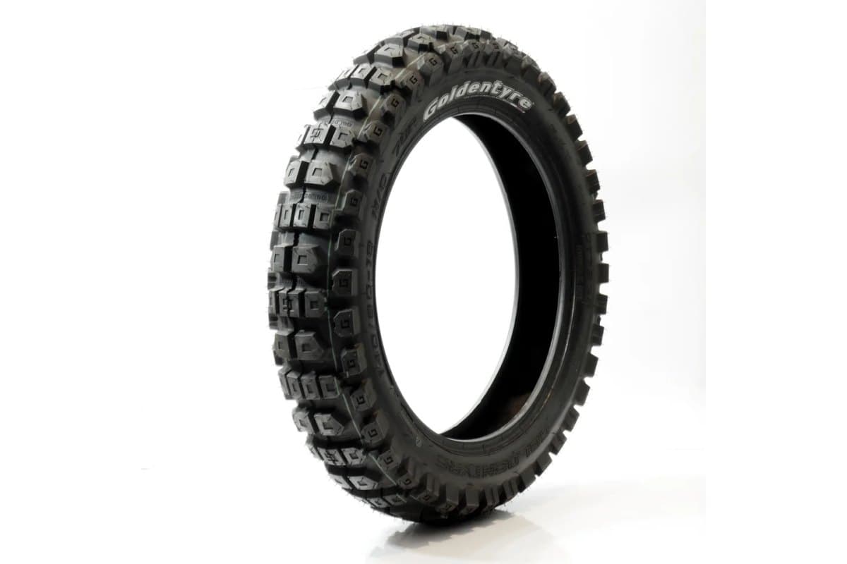 GoldenTyre GT723R / GT723RH Rally Raid: the unmounted rear tire with its size and brand moulded on the sidewall, three-quarter studio view on white