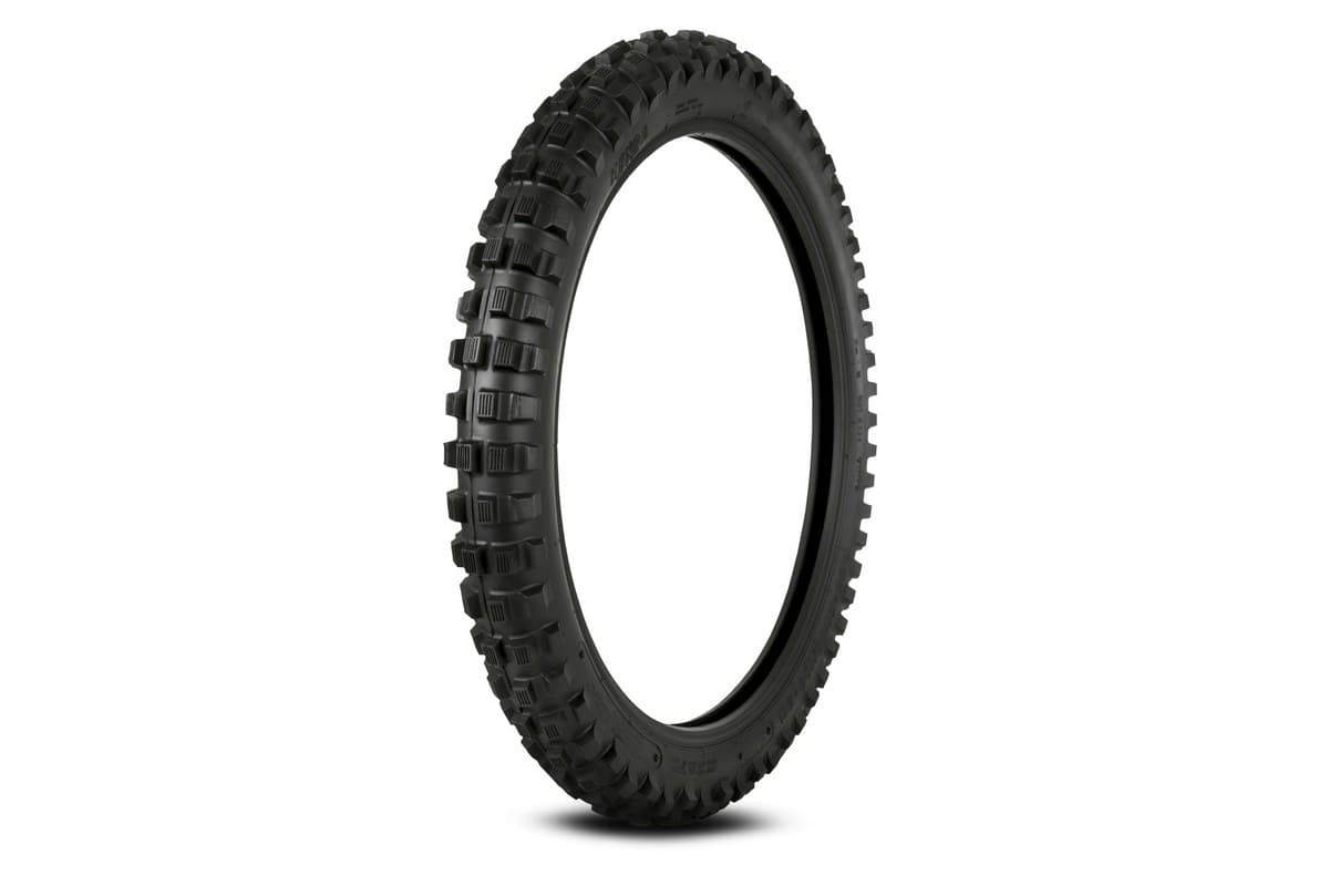 Kenda K257D Klassic: front tire, same studio setup, narrow carcass with a finer block pattern