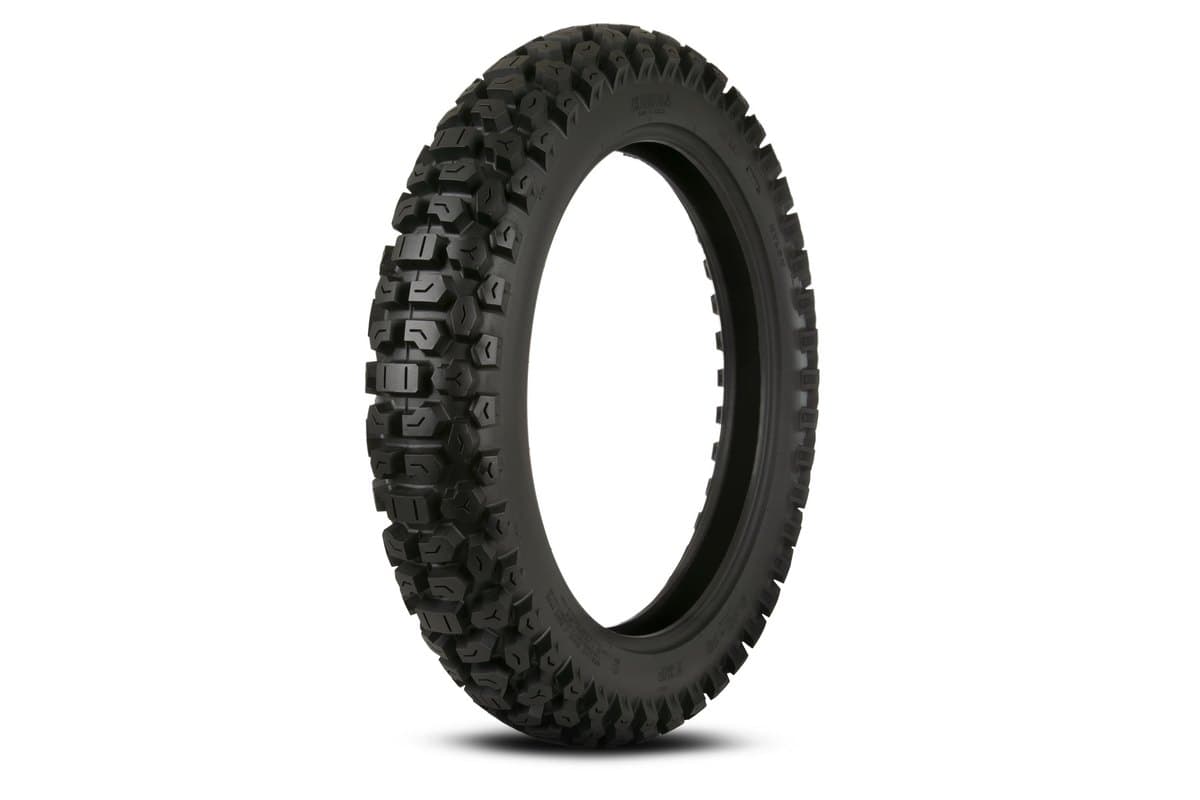Kenda K270 Dual Sport: rear tire, same studio setup, wider carcass with taller and more widely spaced knobs
