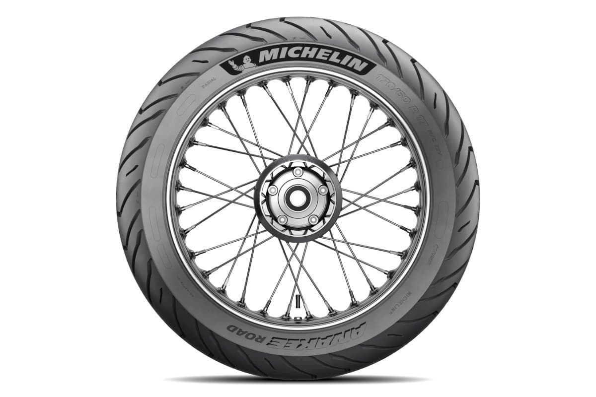 Michelin Anakee Road: flat side-on profile of the rear on a spoked wheel, with the brand and model sidewall lettering legible