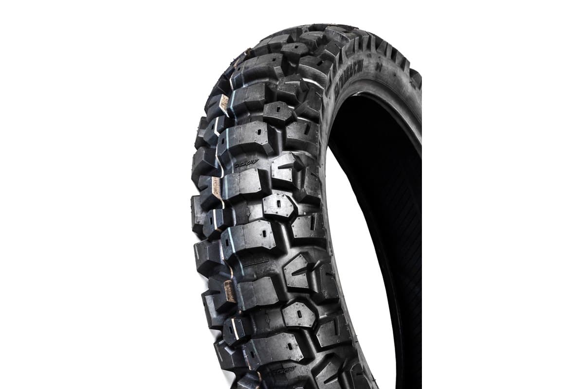 Motoz Tractionator Desert H/T: rear tire leaning toward the camera, tread face and the inner carcass