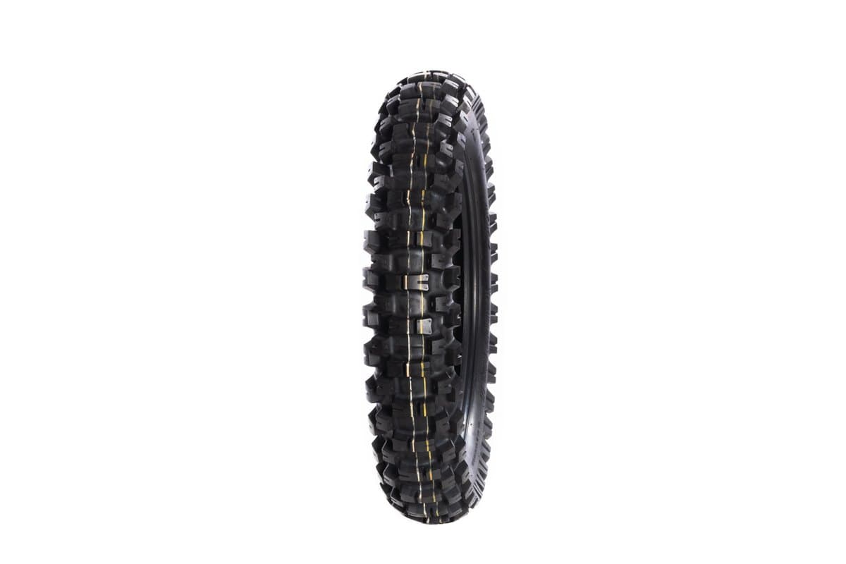 Motoz Tractionator Enduro I/T: the rear tire standing upright, seen nearly side on, on white