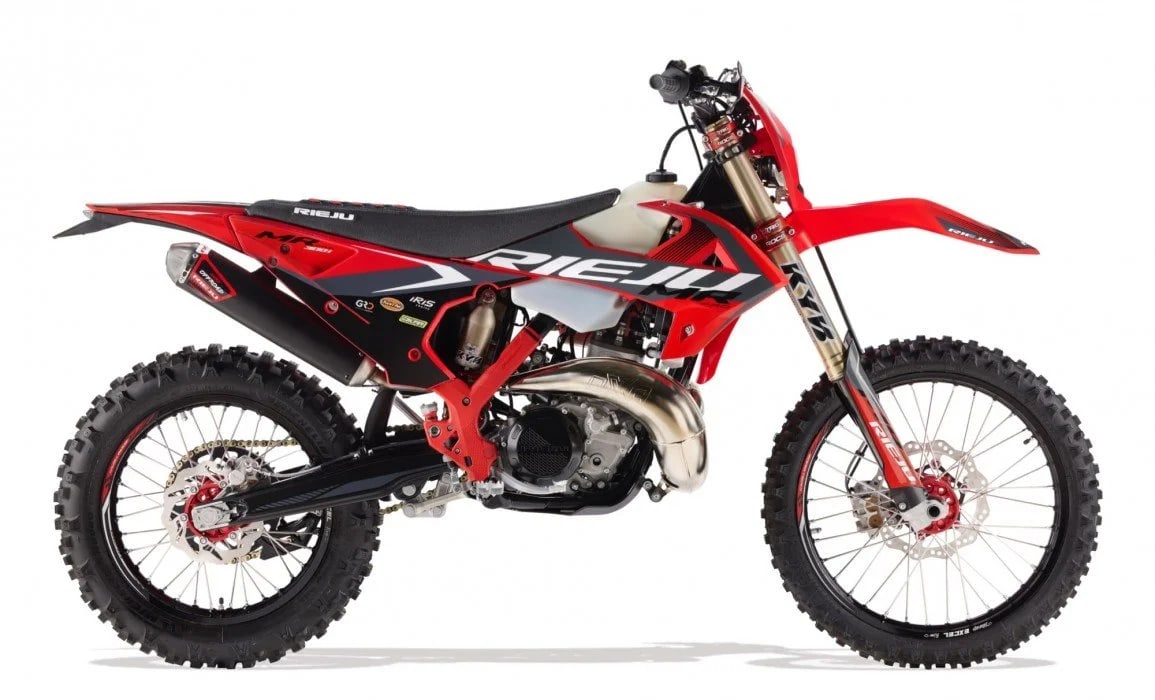 2026 Rieju MR Pro 300i enduro in red and black, left-side studio profile showing the gold KYB fork, white tank and knobby tires